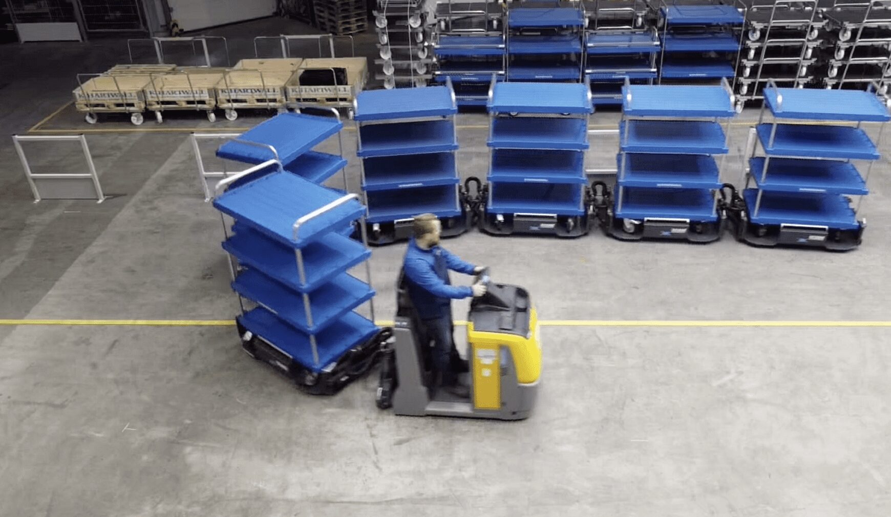 space-efficient tugger train LiftLiner due to compact design and small turning radius